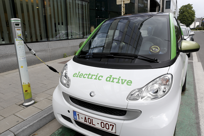 Indagine rivela atteggiamento positivo nei confronti delle auto elettriche in Europa Indagine rivela atteggiamento positivo nei confronti delle auto elettriche in Europa