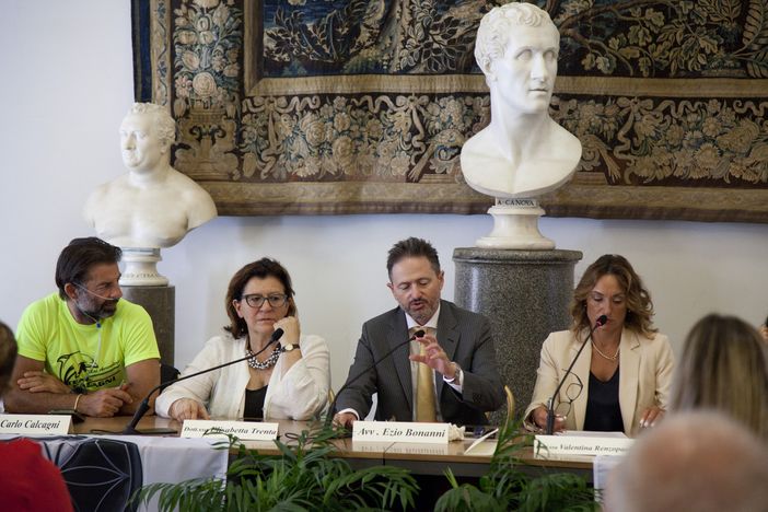 Uranio impoverito, amianto e vaccini nelle Forze Armate Uranio impoverito, amianto e vaccini nelle Forze Armate