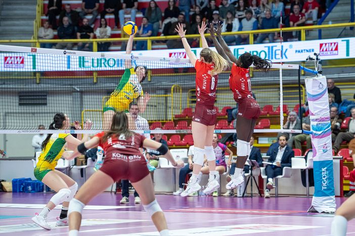 Attacco dell’ex Martina Bracchi (foto Lega Volley Femminile) Attacco dell’ex Martina Bracchi (foto Lega Volley Femminile)