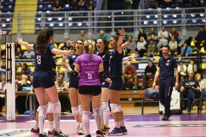 Il Pala Ruffini non tradisce: primi tre punti per Gobbo e compagne nella Pool Promozione