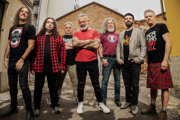 Dai Modena City Ramblers a Willie Peyote...a Torino arriva la musica senza confini per sostenere il rifugio di Oulx che aiuta i migranti Dai Modena City Ramblers a Willie Peyote...a Torino arriva la musica senza confini per sostenere il rifugio di Oulx che aiuta i migranti