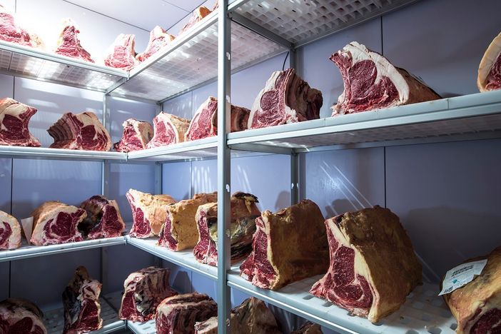 Processi di frollatura: come ottenere una carne più tenera e saporita Processi di frollatura: come ottenere una carne più tenera e saporita