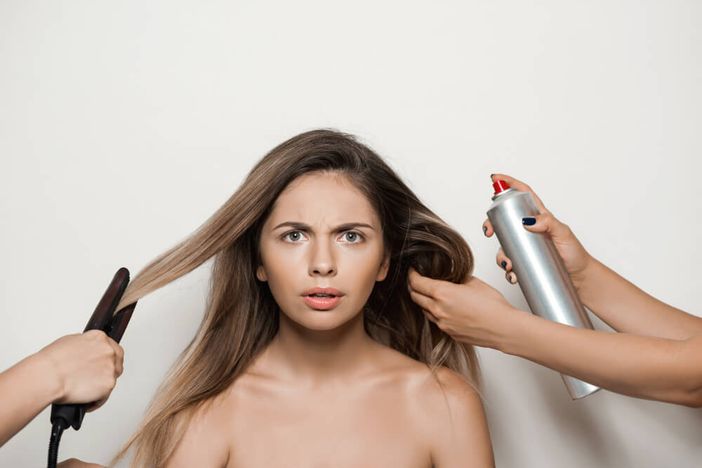 “La lacca per capelli fa male!” e altri miti da sfatare su questo prodotto per lo styling
