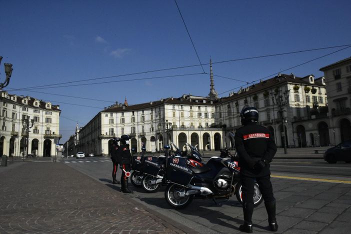 Controlli dei carabinieri in centro città