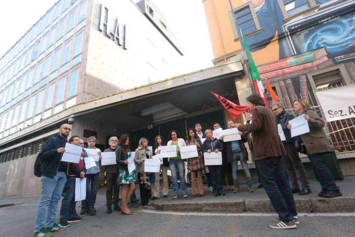 Il presidio davanti la Rai