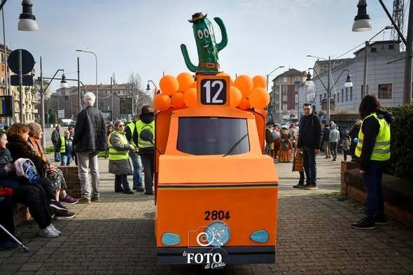 L'Apetram sbarca sulla Spina (foto di Carla) L'Apetram sbarca sulla Spina (foto di Carla)