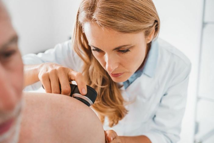 Tumori della pelle: i sintomi e la prevenzione Tumori della pelle: i sintomi e la prevenzione