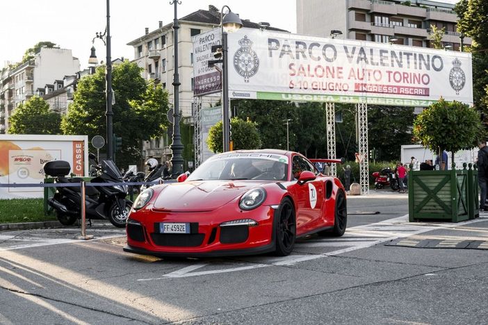 "Via il Salone dell'Auto dal Valentino", ma il Comune replica: "Porta denaro alla città" "Via il Salone dell'Auto dal Valentino", ma il Comune replica: "Porta denaro alla città"