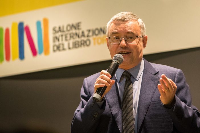 Il Salone del Libro online per quattro giorni: a inaugurare, la lectio di Alessandro Barbero
