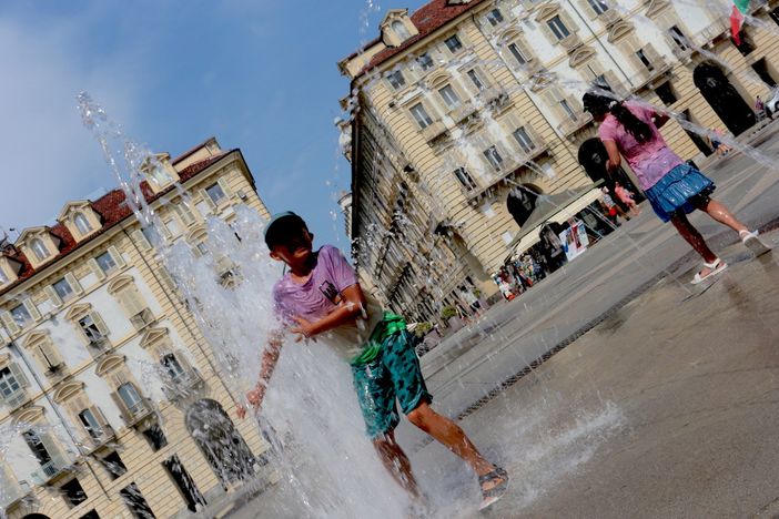 Torino rallenta, ma non si svuota: primo lunedì di agosto vivace tra turisti e attività aperte [VIDEO]