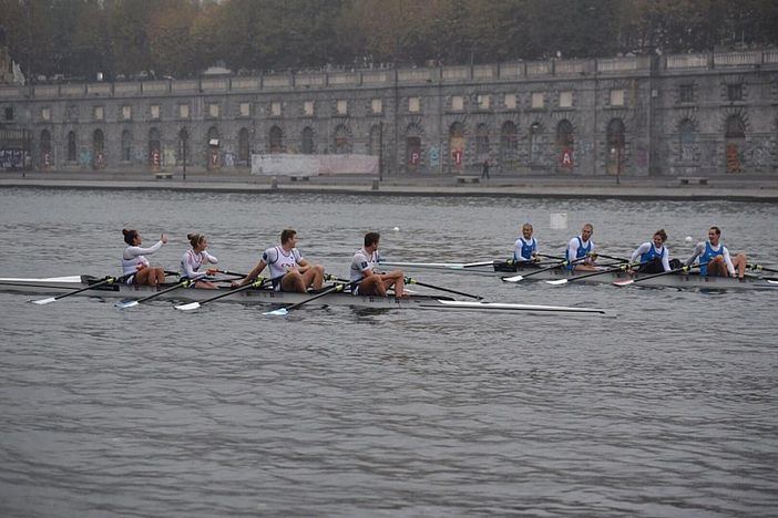 Unito e Polito si sfidano sul Po a colpi di remo Unito e Polito si sfidano sul Po a colpi di remo
