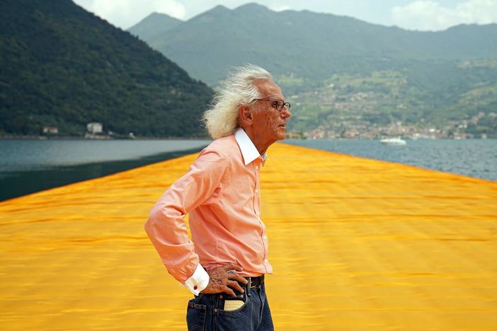 Addio a Christo, l'artista visionario che "impacchettò" Palazzo Bricherasio a Torino Addio a Christo, l'artista visionario che "impacchettò" Palazzo Bricherasio a Torino