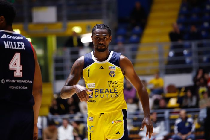 Reale Mutua senza Vencato ma con Donte Thomas nel posticipo di Forlì Reale Mutua senza Vencato ma con Donte Thomas nel posticipo di Forlì