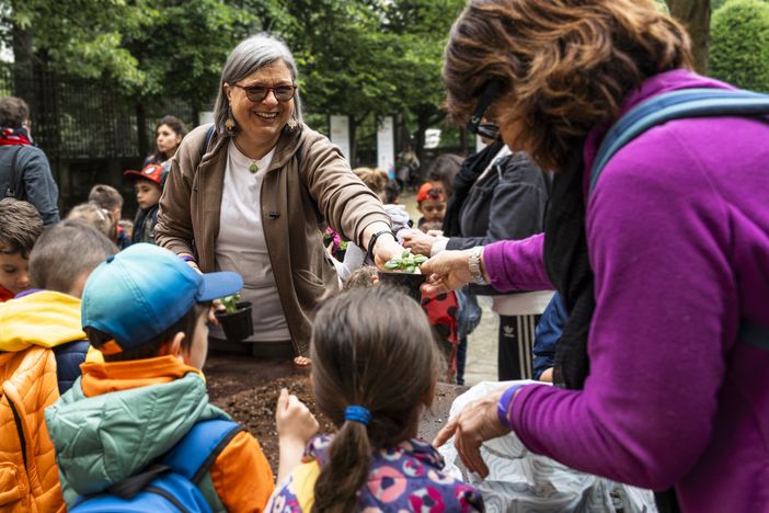 La "carica dei bambini" porta allegria ed entusiasmo all'inaugurazione di Flor Primavera