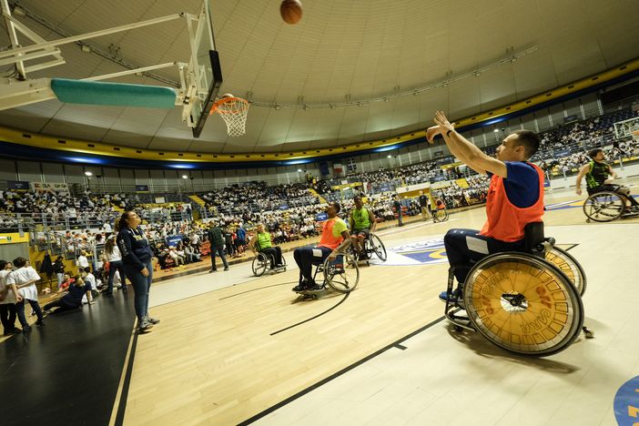 Disabilità, quasi tremila studenti (in presenza e 10 mila in streaming) al Pala Ruffini per “Sì(i) Unico/a”