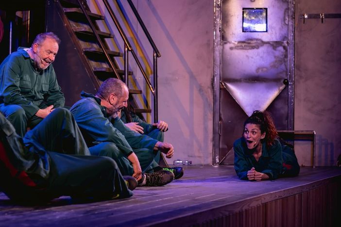 Gli operai Stellantis portano le loro storie sul palco nella commedia dolce-amara "Il turno di notte"
