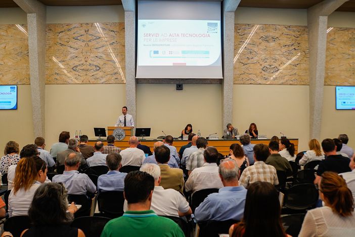 L'Università-piattaforma si presenta: il Politecnico offre i suoi laboratori alle aziende L'Università-piattaforma si presenta: il Politecnico offre i suoi laboratori alle aziende