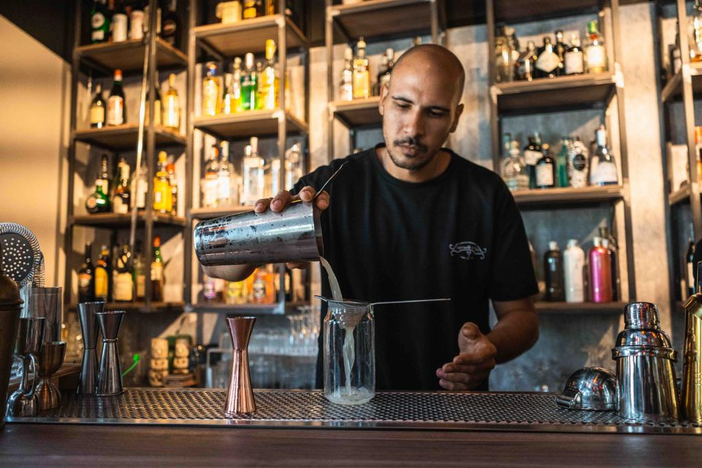 L’arte della mixology incontra assenzio e caffè: Affini ospita Jordy di Leone L’arte della mixology incontra assenzio e caffè: Affini ospita Jordy di Leone