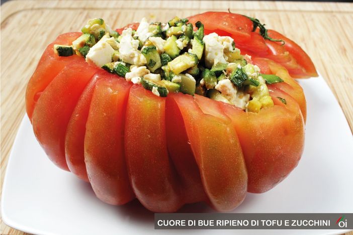 MercoledìVeg di Ortofruit: oggi prepariamo cuore di bue ripieno di tofu e zucchini MercoledìVeg di Ortofruit: oggi prepariamo cuore di bue ripieno di tofu e zucchini