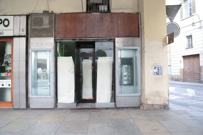 Crescono sempre di più le chiusure di negozi a Torino e in Piemonte