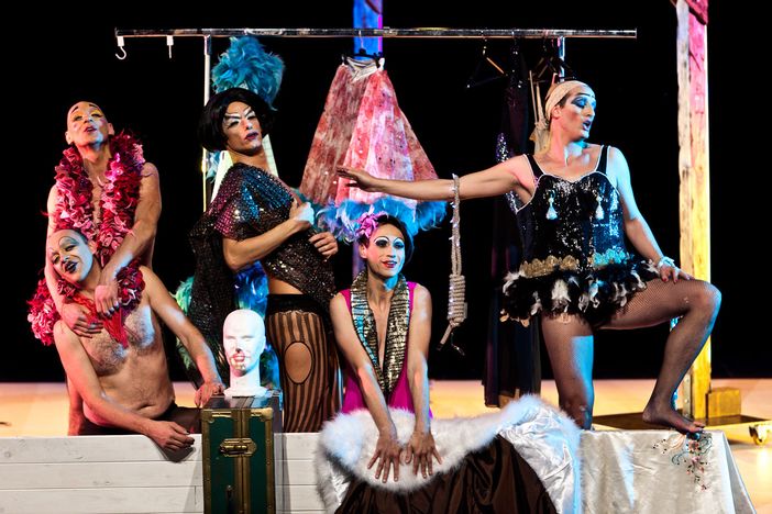 Le Nina's portano in scena i &quot;cattivi&quot;, Sax Nicosia: &quot;La Drag è un clown, una maschera a cui credere sempre&quot; [VIDEOINTERVISTA]