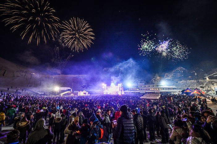 Una folla immensa in conca per festeggiare Capodanno Una folla immensa in conca per festeggiare Capodanno