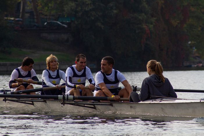 equipaggio regata &quot;Rowing for Paris&quot;