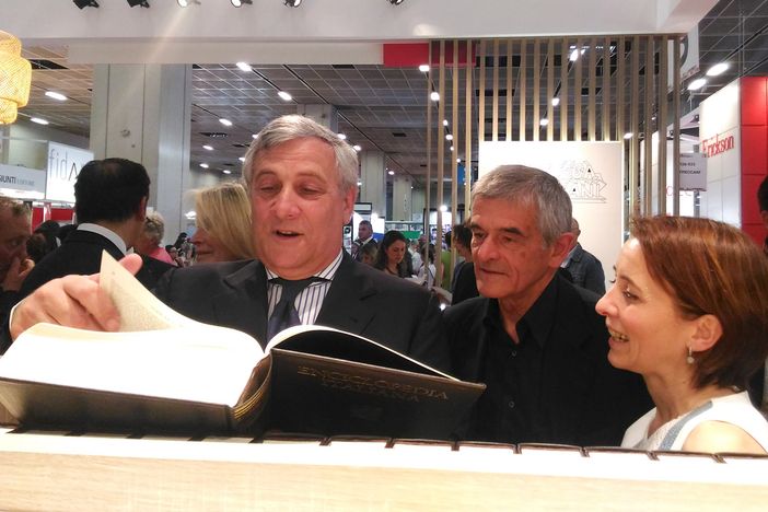 Embraco, da Bruxelles l'appoggio di Tajani: "Oggi chiamo il ministro dell'industria brasiliano e l'ad di Whirlpool America" Embraco, da Bruxelles l'appoggio di Tajani: "Oggi chiamo il ministro dell'industria brasiliano e l'ad di Whirlpool America"