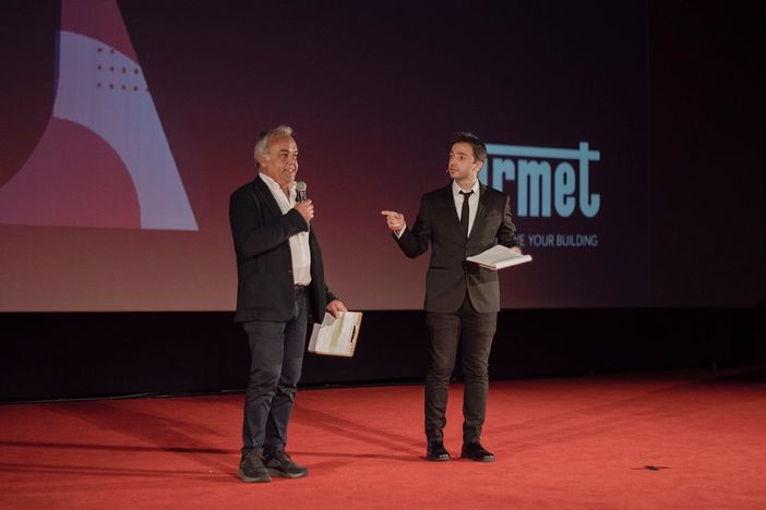 Urmet presenta i videocitofoni Vog, con funzioni e accessibilita’ per non udenti e non vedenti, davanti a una platea di 1600 installatori in sala e live streaming Urmet presenta i videocitofoni Vog, con funzioni e accessibilita’ per non udenti e non vedenti, davanti a una platea di 1600 installatori in sala e live streaming