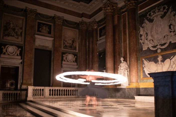 Tra teatrodanza, musica e il nouveau cirque: “Vertigine di Giulietta”