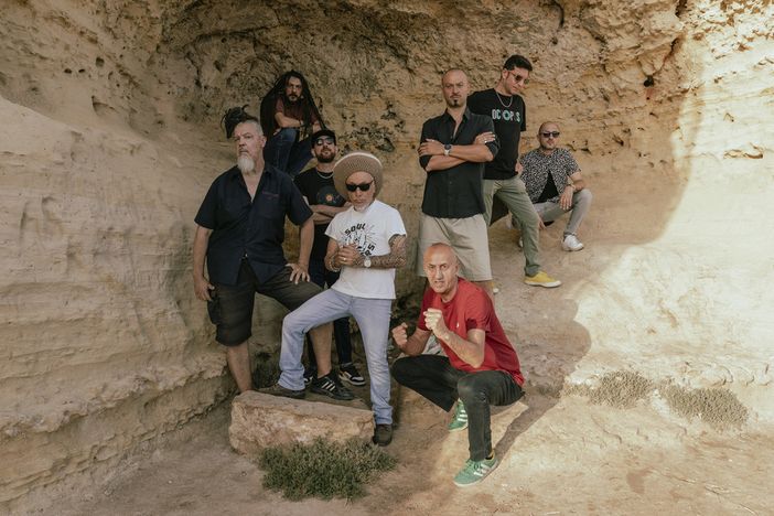 Moncalieri, alla Fonderie Limone stasera e domani il nuovo concerto-spettacolo degli Africa Unite