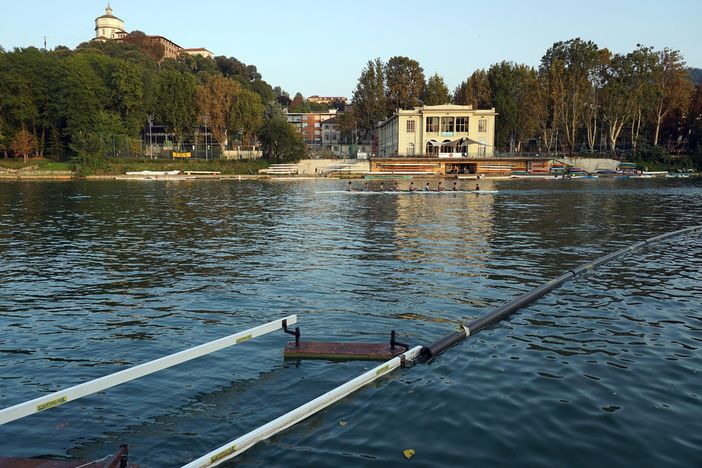 Progetto "Il Po d'amare", a causa della piena del fiume sganciato in sicurezza il modulo galleggiante