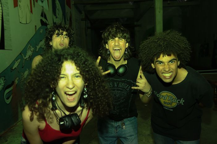 Pesticidi: sonorità abrasive per raccontare esperienze e sentimenti Pesticidi: sonorità abrasive per raccontare esperienze e sentimenti