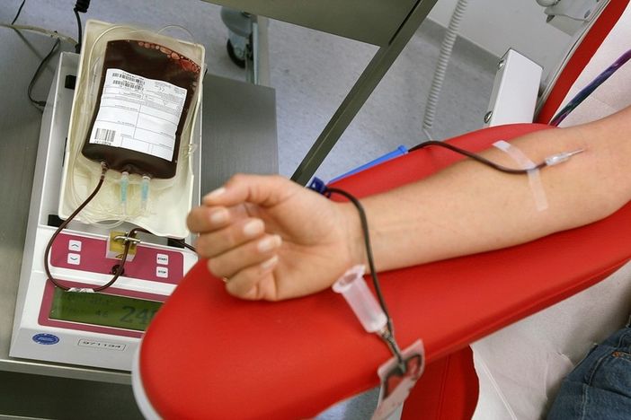 71enne deceduta per una trasfusione di sangue sbagliata: rinvio a giudicio per un medico e un infermiere 71enne deceduta per una trasfusione di sangue sbagliata: rinvio a giudicio per un medico e un infermiere