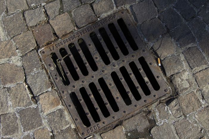 Collegno, cambia la gestione di caditoie e griglie