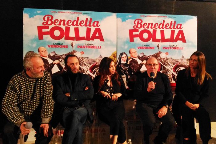 Verdone a Torino: “Voglio dare una carezza al pubblico” Verdone a Torino: “Voglio dare una carezza al pubblico”