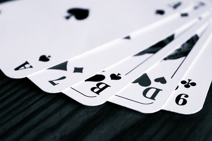 Poker e forza mentale: strategie per mantenere calma e concentrazione al tavolo di gioco Poker e forza mentale: strategie per mantenere calma e concentrazione al tavolo di gioco