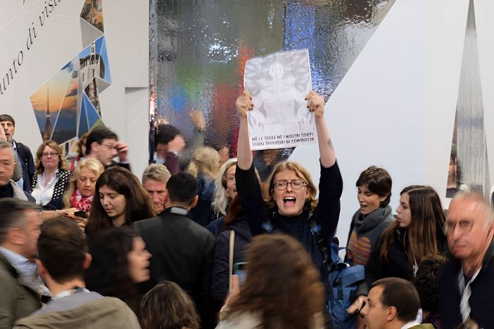 Contestazione Roccella al SalTo, gli Extinction Rebellion: "Raccontate falsità, non è la nostra protesta a essere fascista"