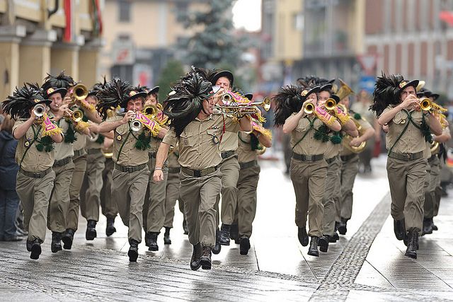 Concerto della Fanfara dei Bersaglieri di Torino in Piazza Castello Concerto della Fanfara dei Bersaglieri di Torino in Piazza Castello