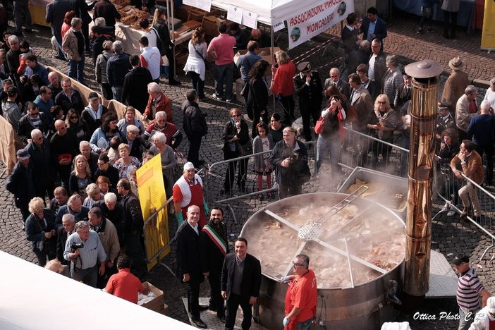 pentolone e presentazione gusto festival