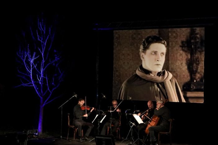 The Lodger: una serata con la musica di Ezio Bosso e il cinema di Alfed Hitchcock