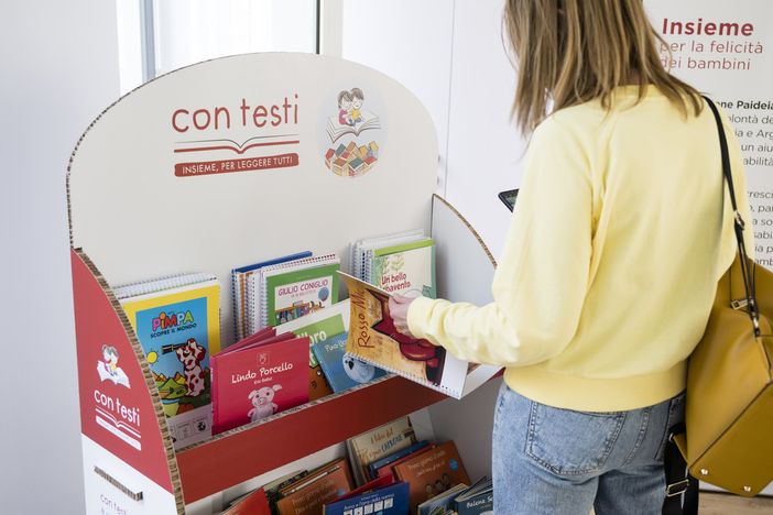 &quot;Con Testi&quot;: il progetto che porta 2.500 libri nelle scuole e in 12 luoghi inediti per favorire l'inclusione