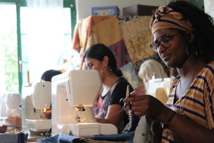 La sartoria popolare del Gruppo Abele ha raggiunto l'obiettivo. Ma non si accontenta La sartoria popolare del Gruppo Abele ha raggiunto l'obiettivo. Ma non si accontenta