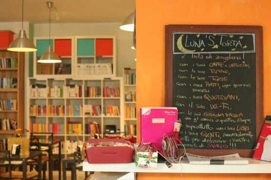 Gara di solidarietà per far ripartire la libreria Luna's Torta Gara di solidarietà per far ripartire la libreria Luna's Torta