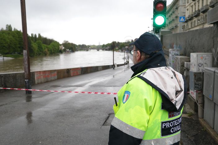 I Murazzi chiusi prima dell'alluvione