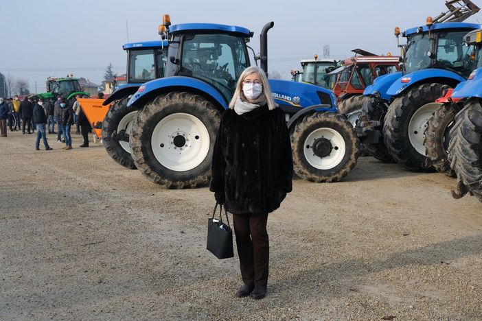 la sindaca di Carmagnola Ivana Gaveglio alla manifestazione dei trattori contro il nucleare