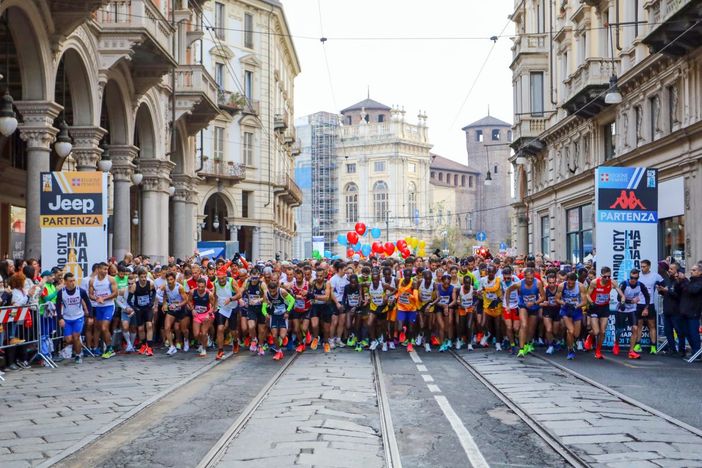 Una città pronta a correre: il 1° dicembre tornano i tre appuntamenti della Maratona di Torino Una città pronta a correre: il 1° dicembre tornano i tre appuntamenti della Maratona di Torino