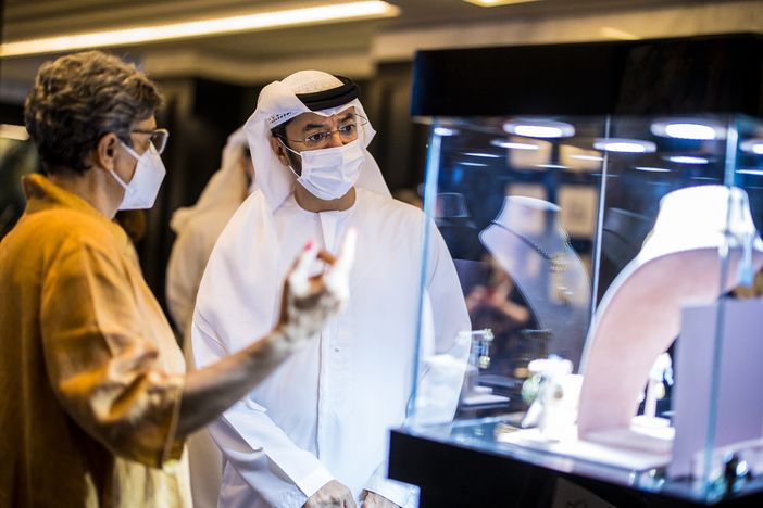 Dalla seta per le principesse arabe alle penne tempestate di diamanti: i prodotti più ricercati dagli Emiri dalle aziende piemontesi Dalla seta per le principesse arabe alle penne tempestate di diamanti: i prodotti più ricercati dagli Emiri dalle aziende piemontesi