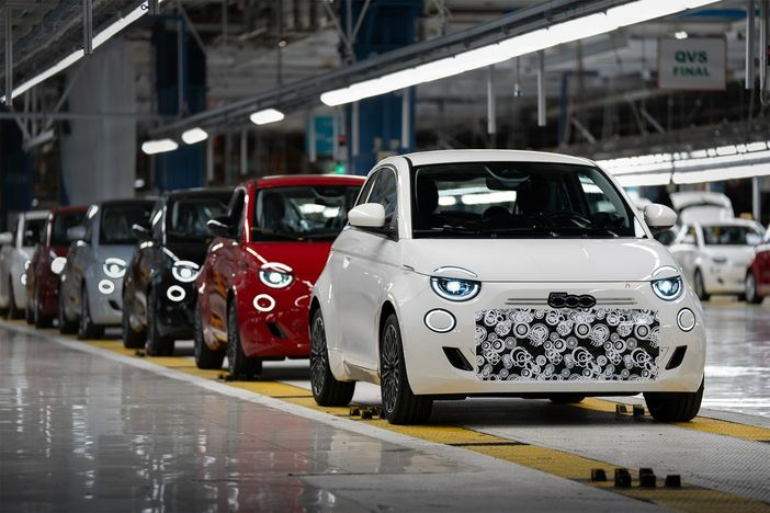 Polemiche sulle assunzioni legate alla nuova 500 ibrida a Mirafiori