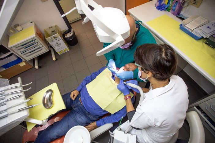La denuncia di Silvio Magliano: &quot;Cure dentistiche alla Dental School quasi interrotte, attacco al diritto alla salute delle persone con disabilità&quot;